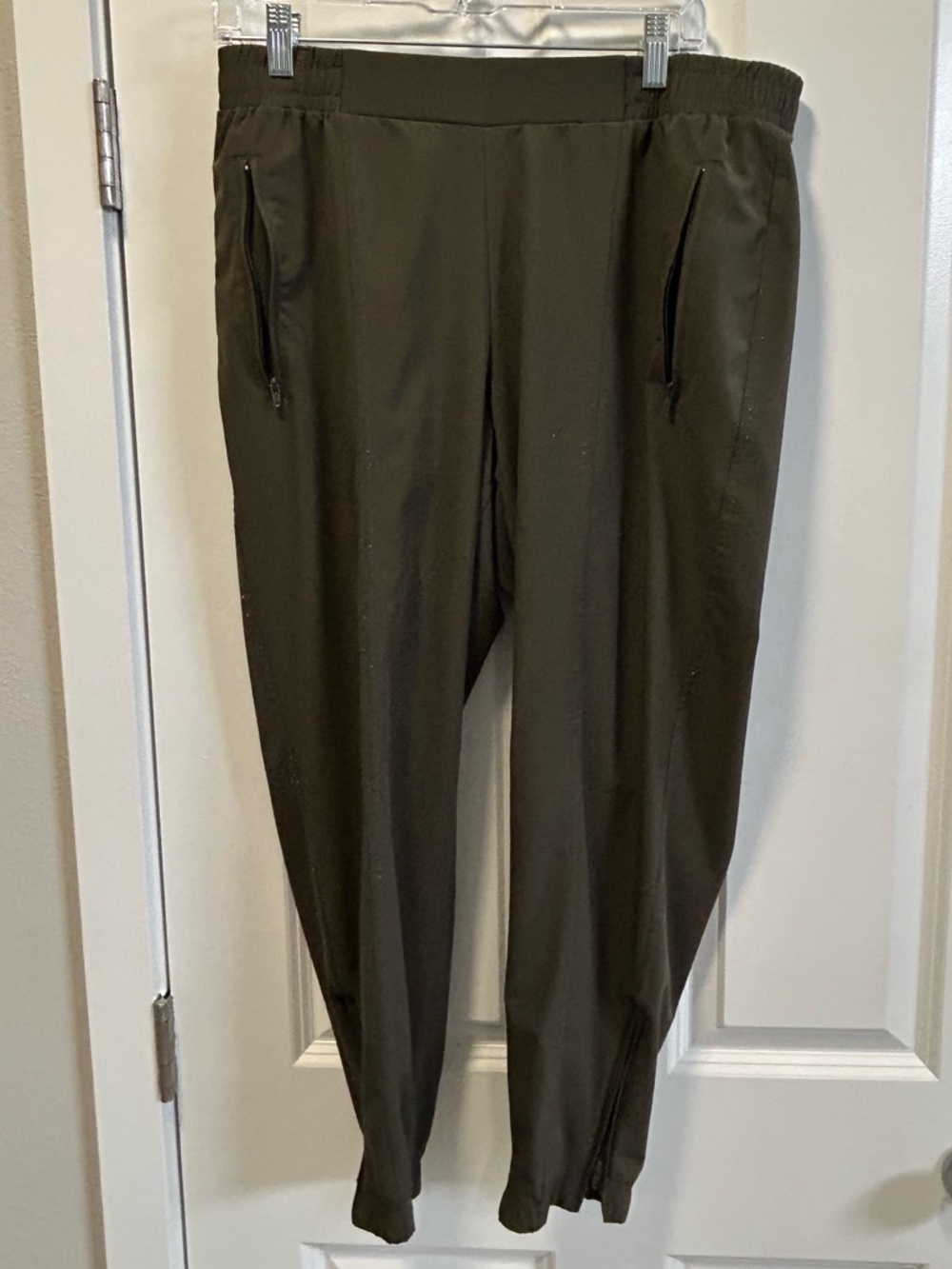 Old Navy, active dry, Fit olive green pants
